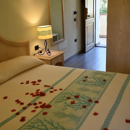 Ξενοδοχείο Su Giganti 3*