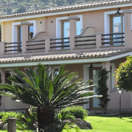 Ξενοδοχείο Su Giganti 3*