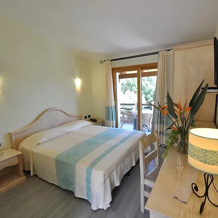 Ξενοδοχείο Su Giganti 3*